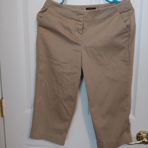 Worthington modern fit capris